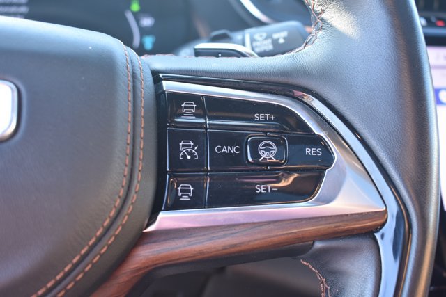 Used 2023 Jeep Grand Cherokee Summit w/ Luxury Tech Group V AWD/4WD image 23
