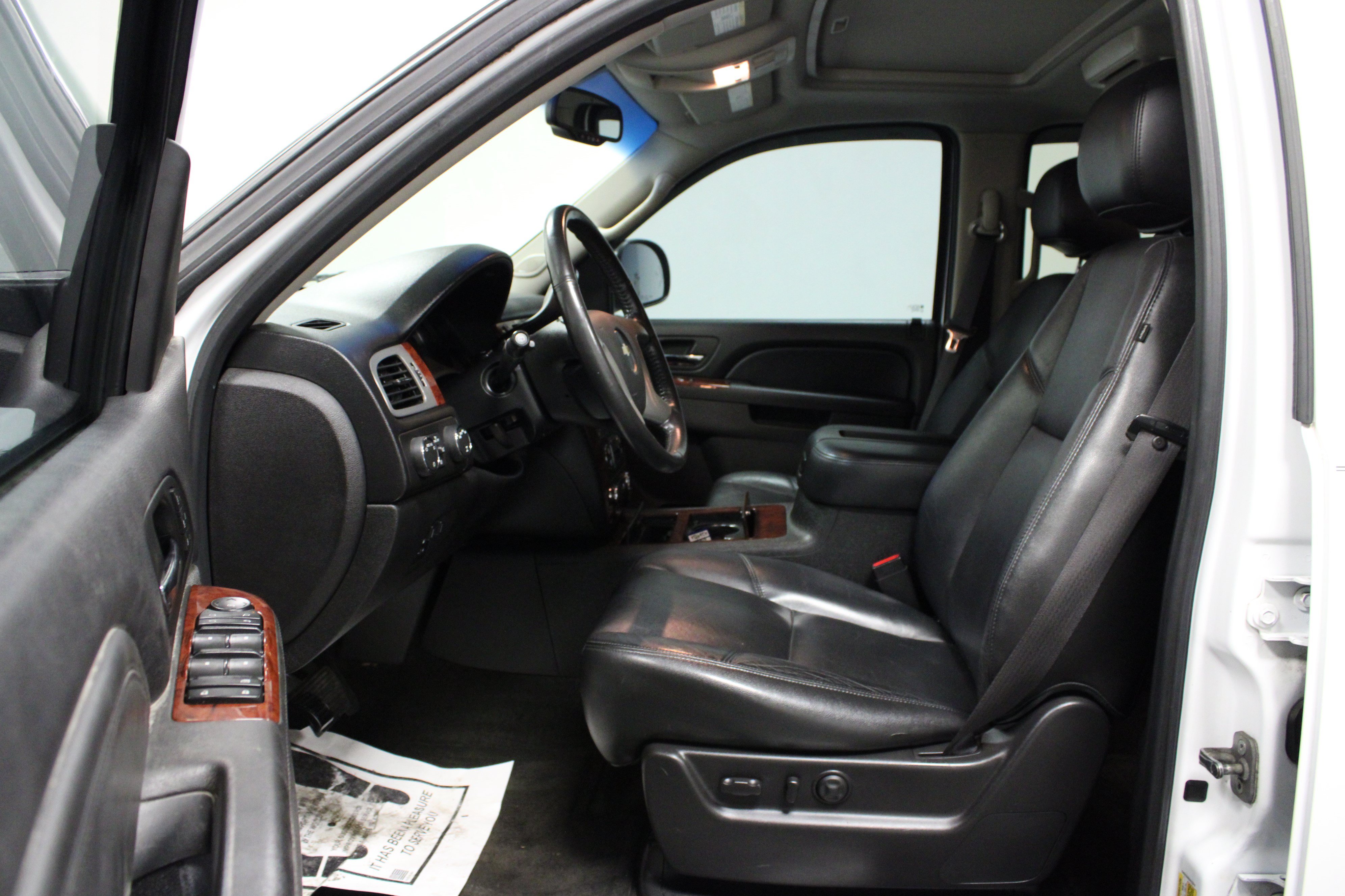 Used 2012 Chevrolet Tahoe LTZ AWD/4WD image 11