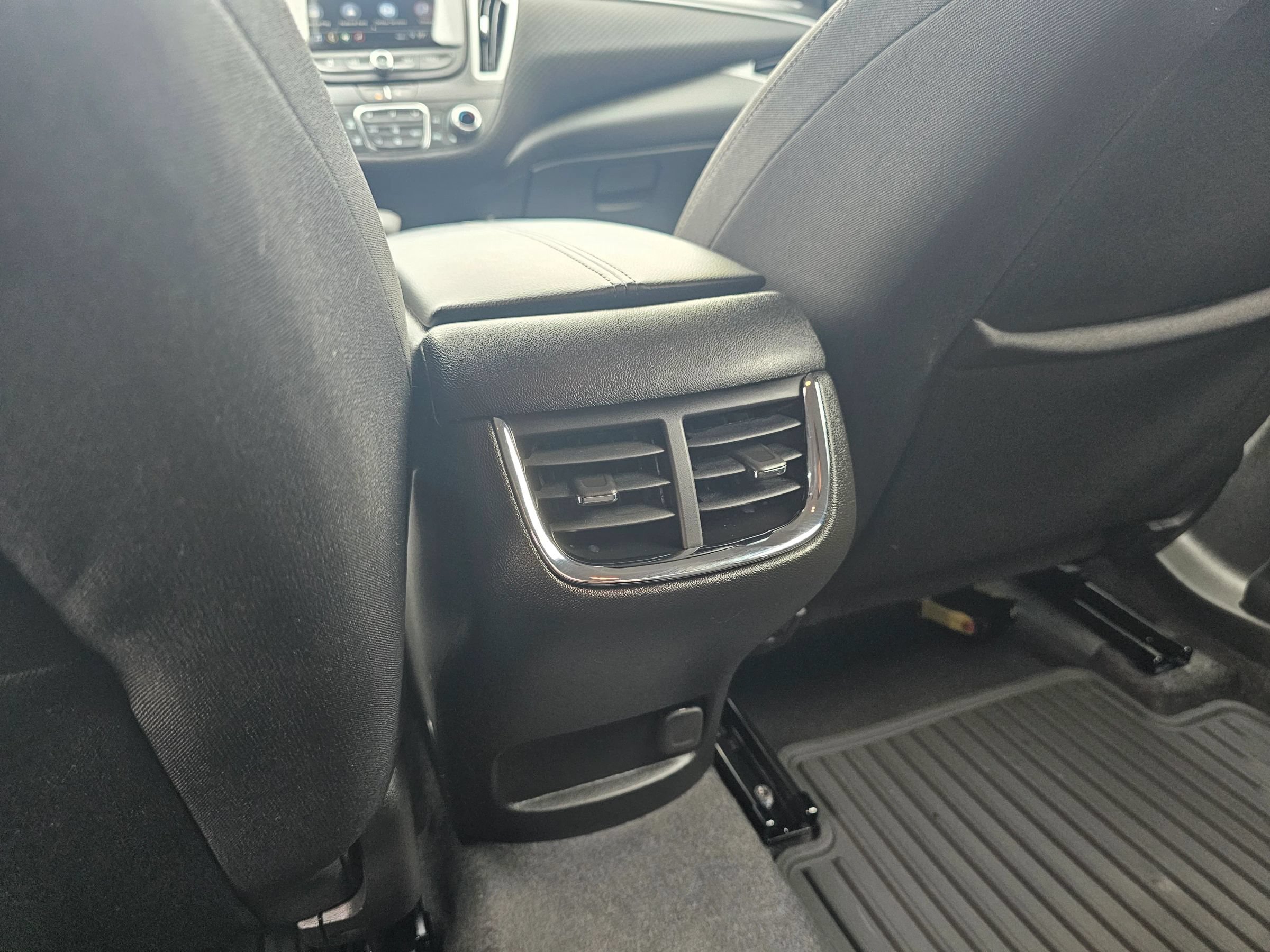 Used 2025 Chevrolet Malibu LT FWD image 29