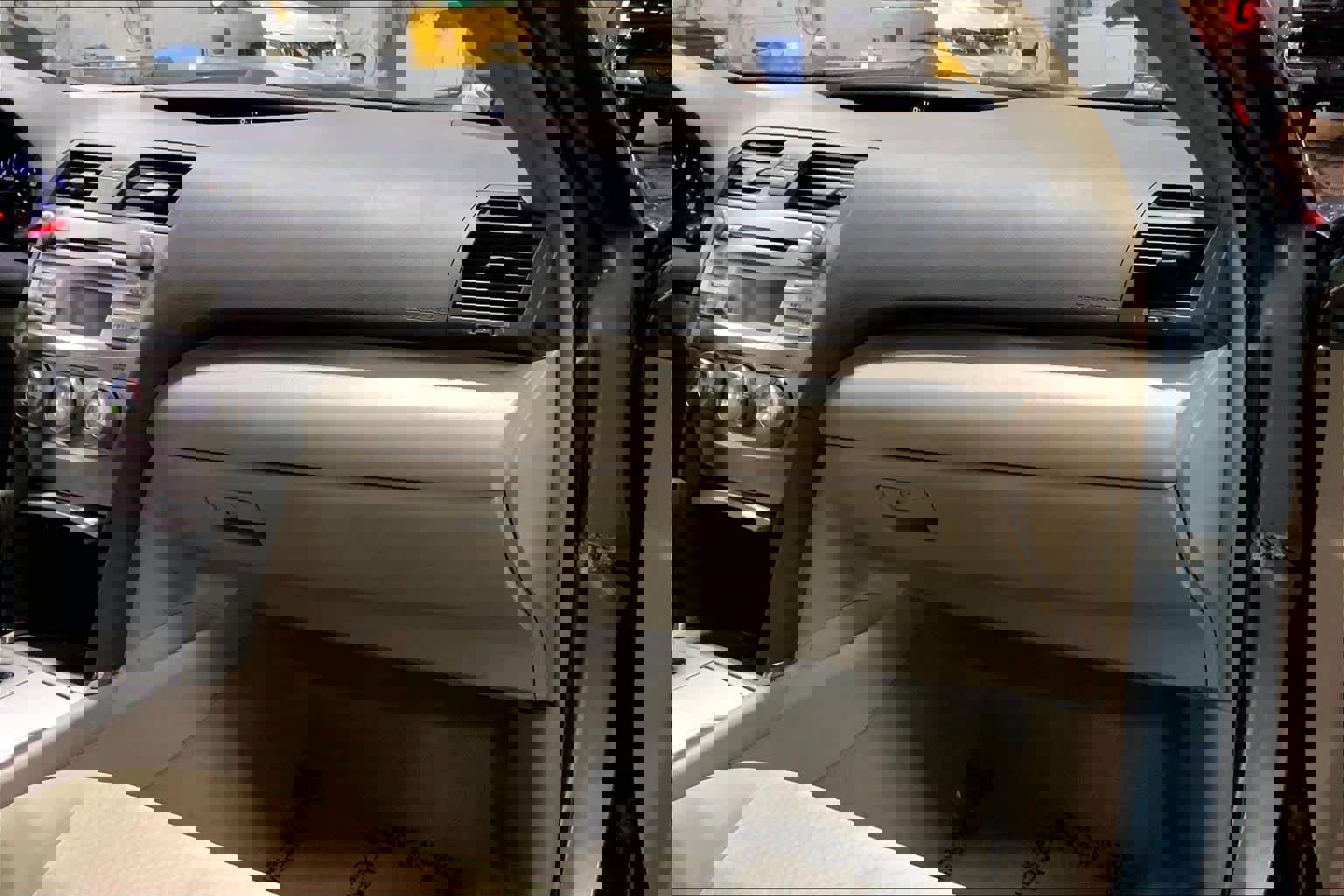 Used 2011 Toyota Camry LE w/ LE Extra-Value Pkg image 18