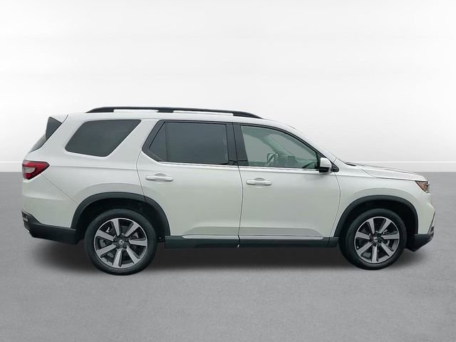 Used 2023 Honda Pilot Touring image 4