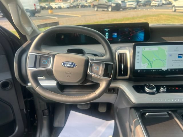 Used 2025 Ford Expedition Max Active AWD/4WD image 24