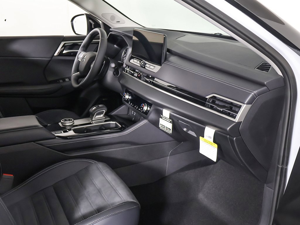 New 2025 Mitsubishi Outlander Trail Edition image 29