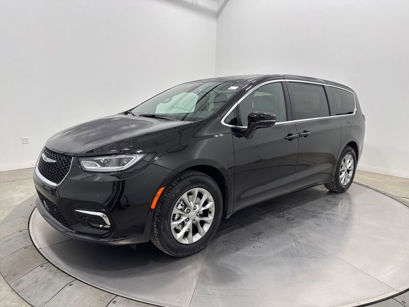 New 2026 Chrysler Pacifica Limited image 3