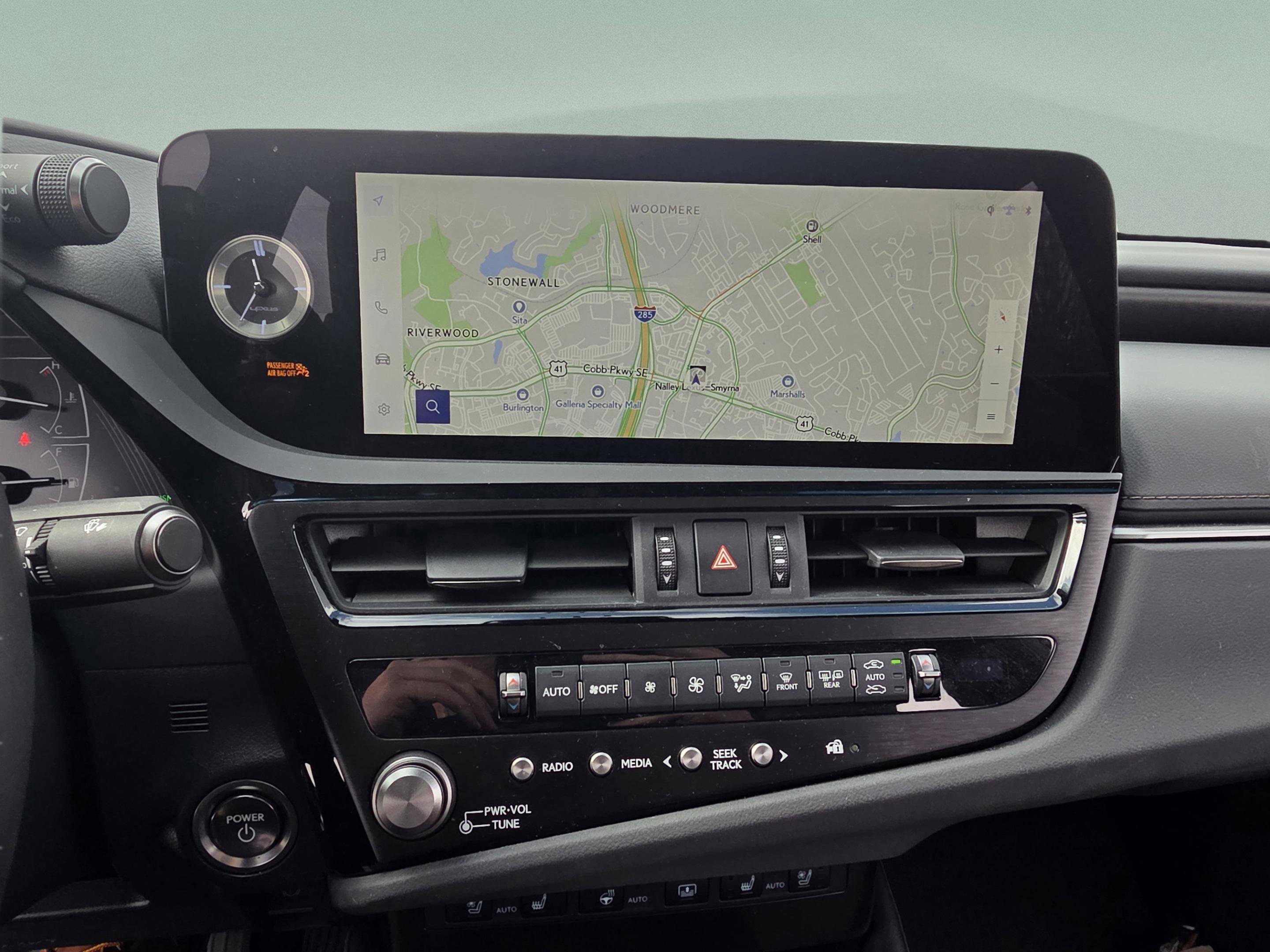 Certified 2024 Lexus ES 300h ES 300h Luxury w/ Technology Package image 17