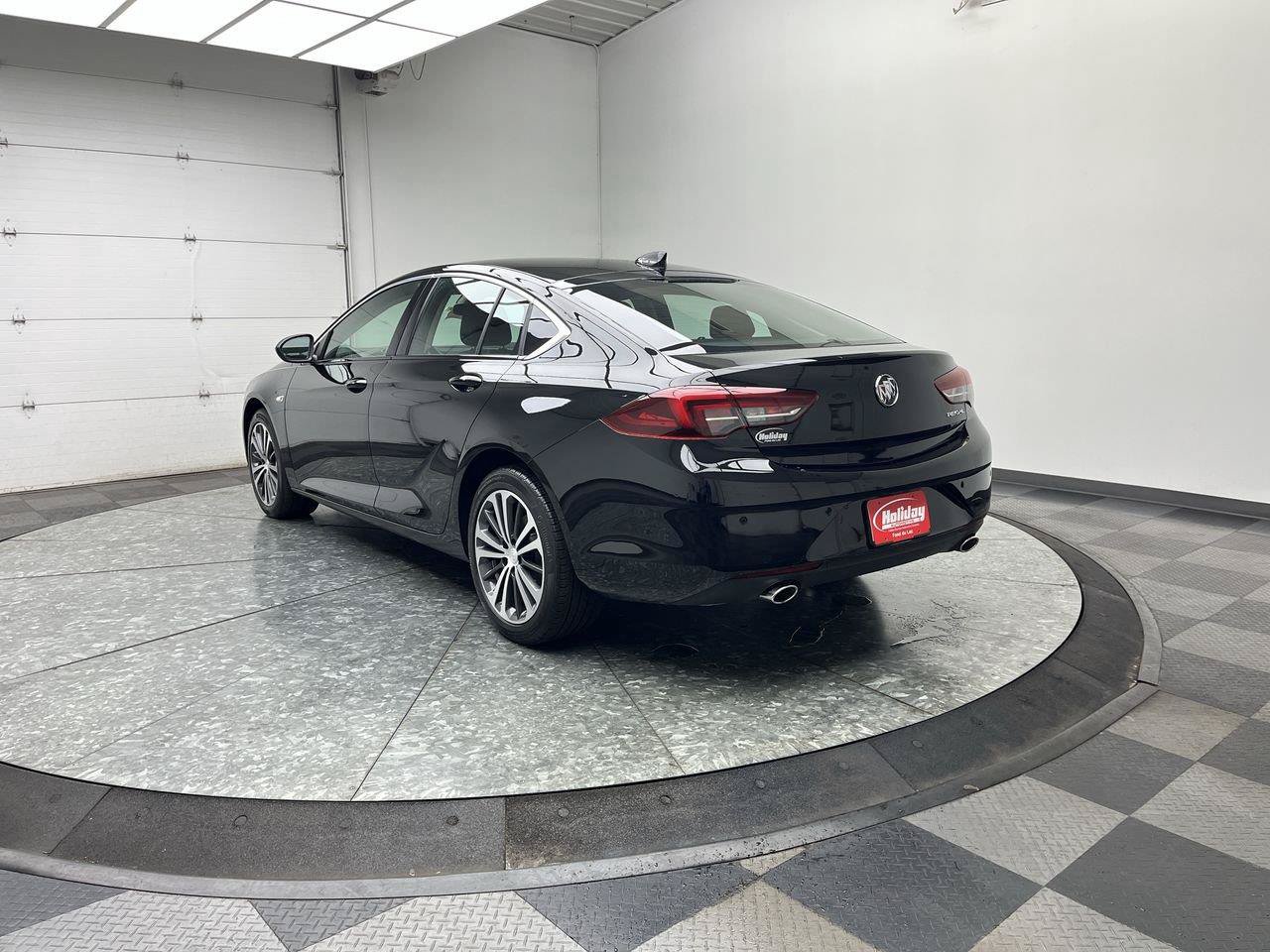 Certified 2020 Buick Regal Essence FWD image 2
