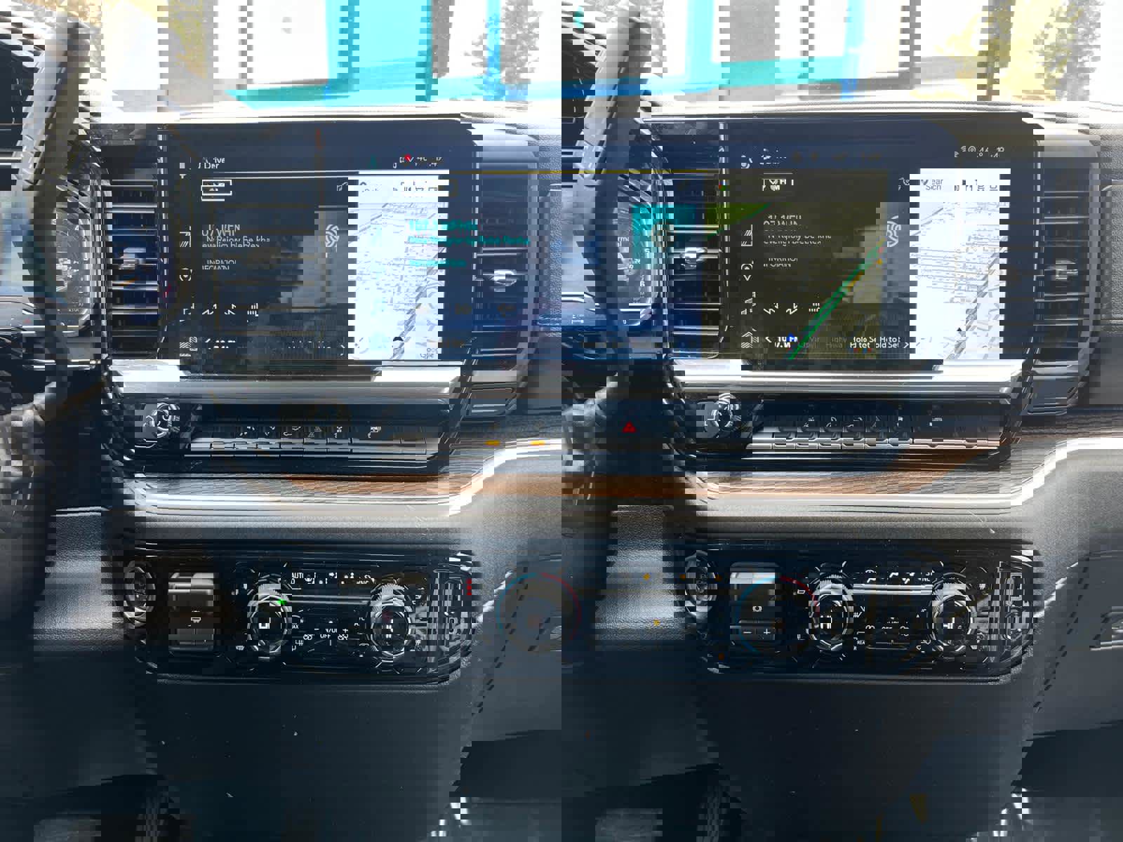 Certified 2025 Chevrolet Silverado 1500 LT image 24