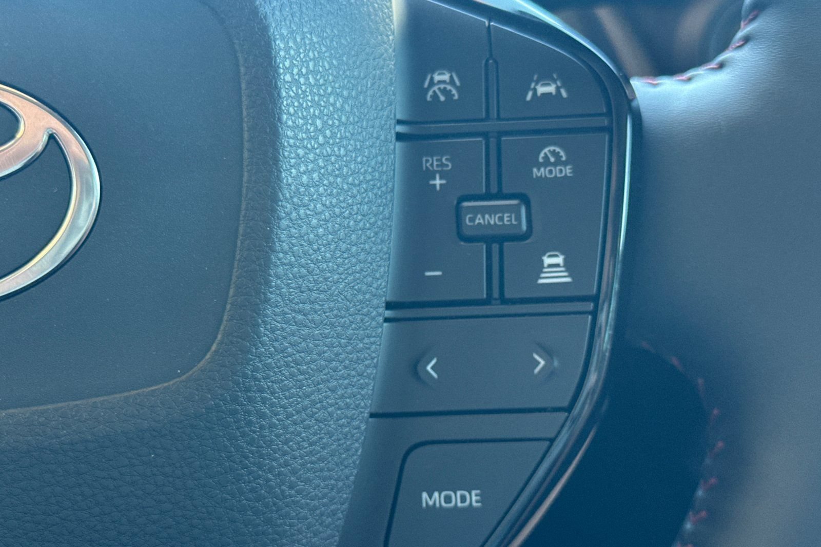 Certified 2023 Toyota Prius XLE FWD image 28