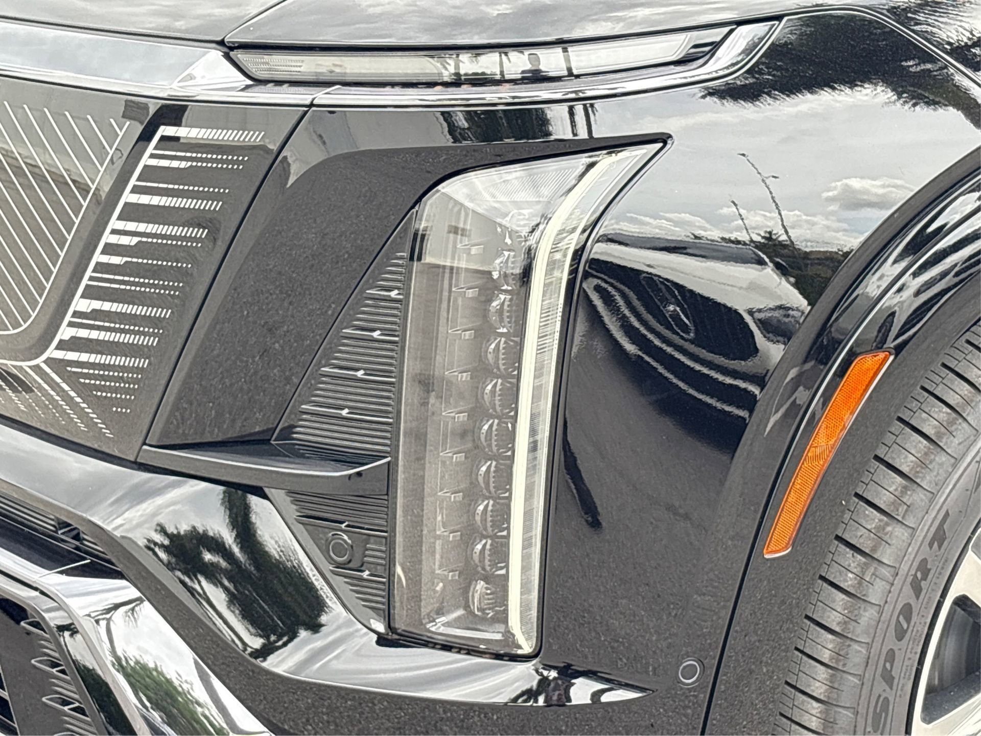 New 2026 Cadillac Vistiq Platinum image 14