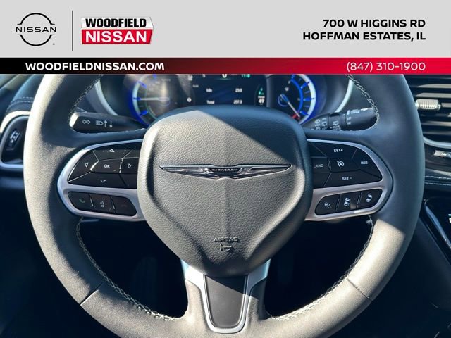 Used 2025 Chrysler Pacifica Select image 45