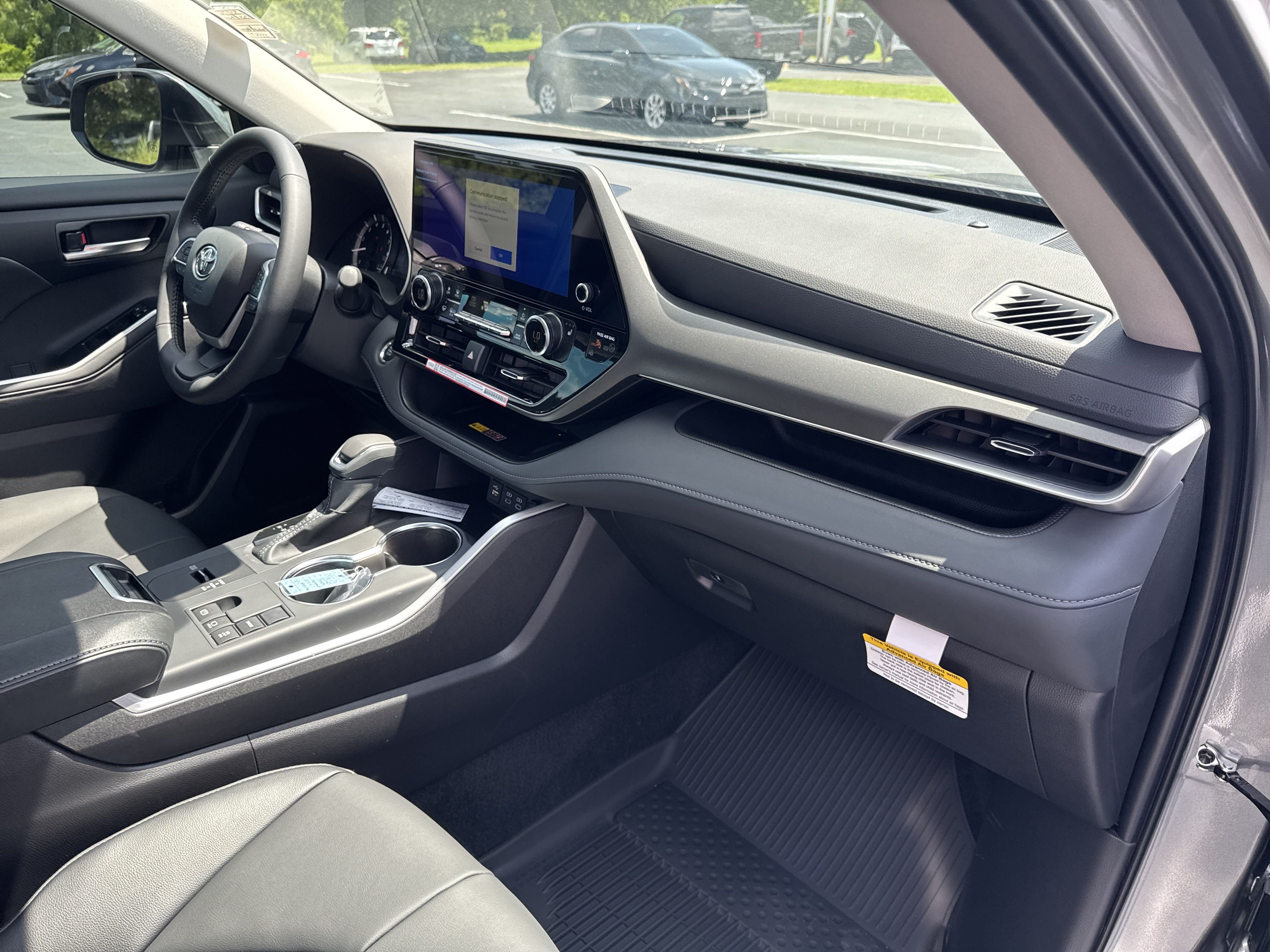 New 2025 Toyota Highlander XLE FWD image 35