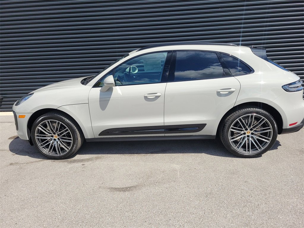 New 2026 Porsche Macan GTS image 2