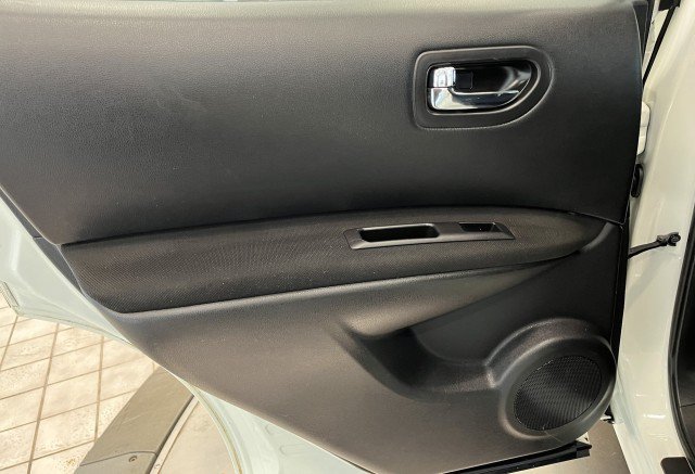 Used 2014 Nissan Rogue S AWD/4WD image 28