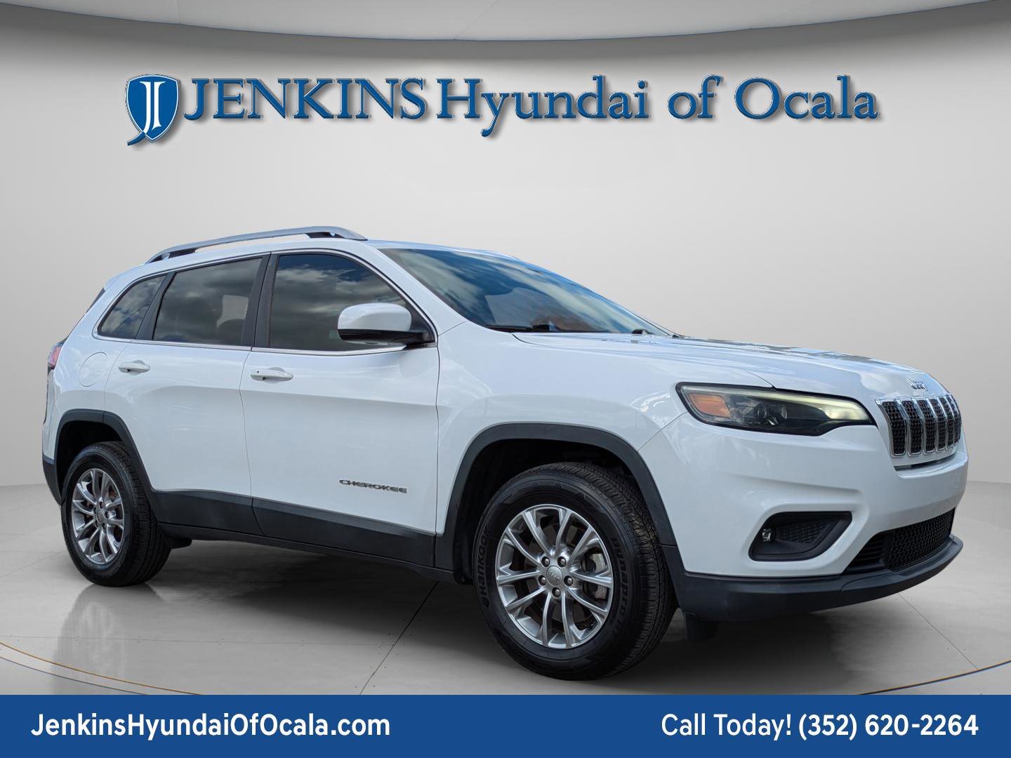 Used 2019 Jeep Cherokee Latitude Plus w/ Comfort/Convenience Group