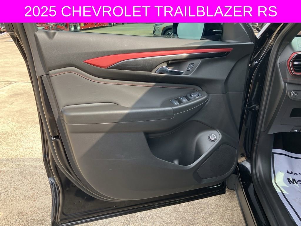 Used 2025 Chevrolet TrailBlazer RS w/ Convenience Package image 22