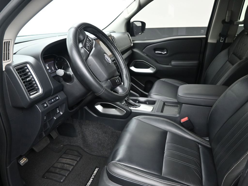 Used 2022 Nissan Frontier SV w/ SV Premium Package image 11