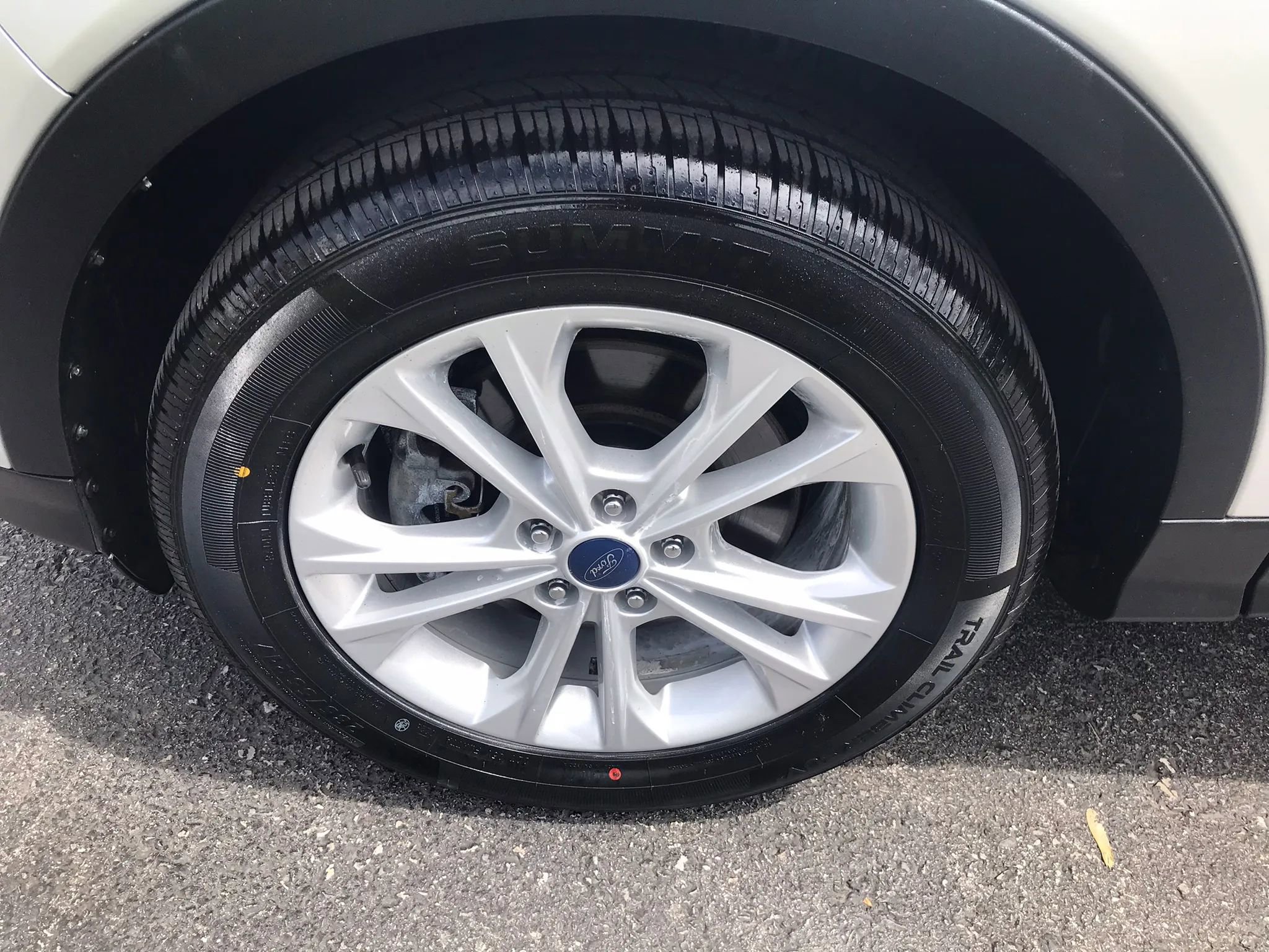 Used 2017 Ford Escape SE AWD/4WD image 41