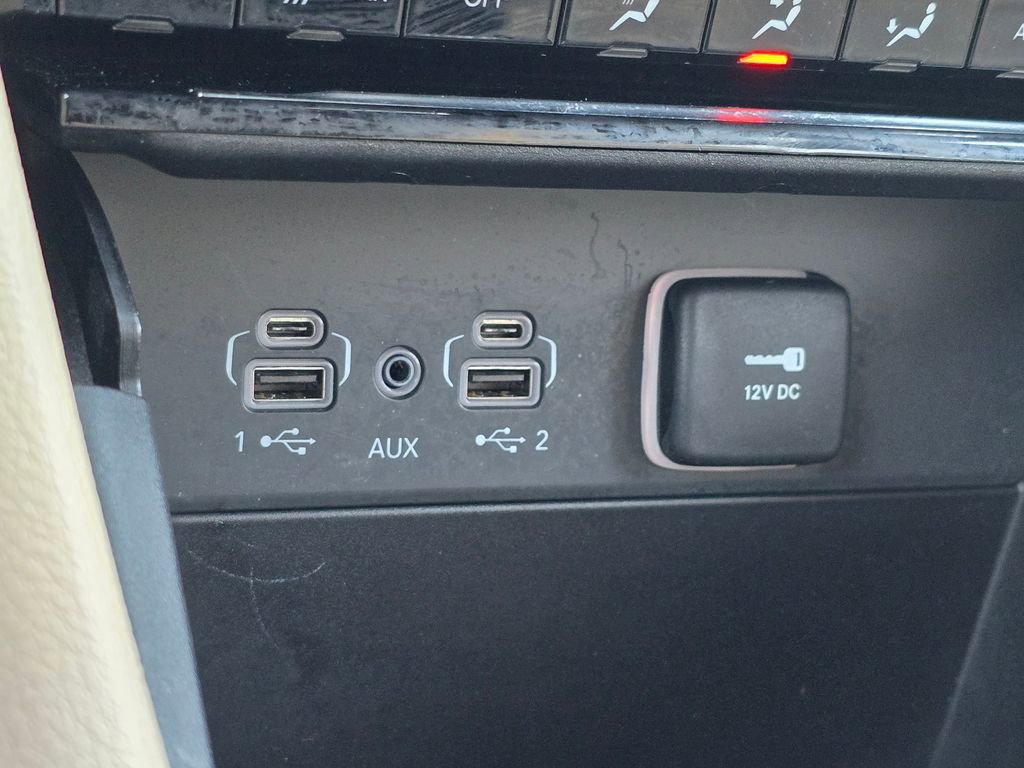 Used 2023 Jeep Grand Cherokee L Limited AWD/4WD image 39