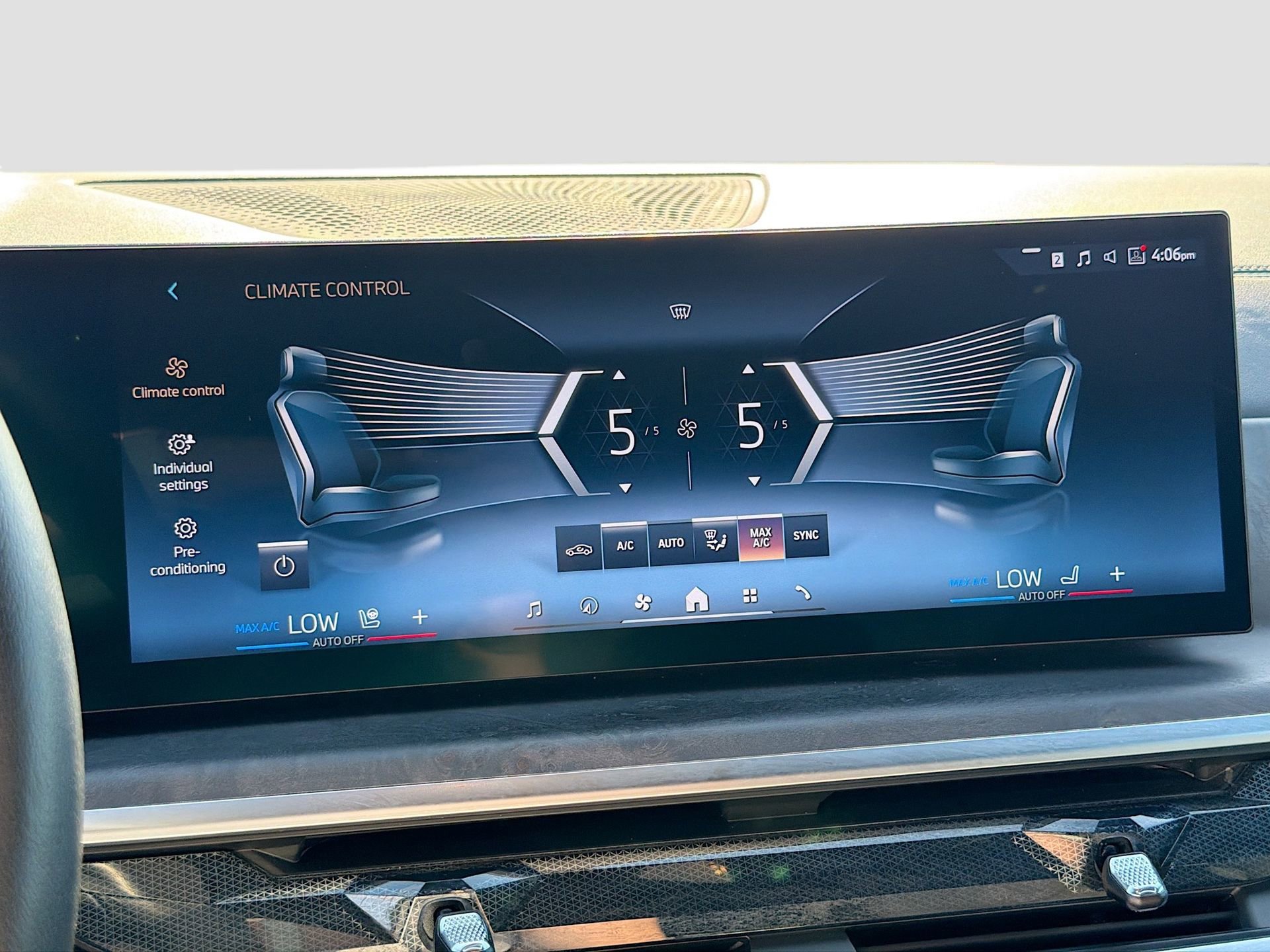 Certified 2025 BMW X5 xDrive50e image 35