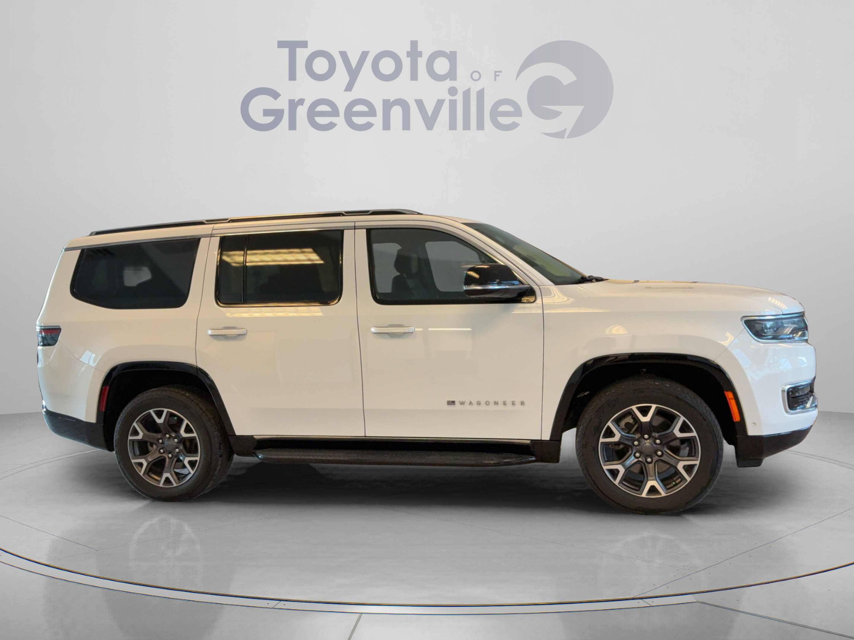 Used 2023 Jeep Wagoneer Series III w/ Preferred Equipment Group AWD/4WD image 7