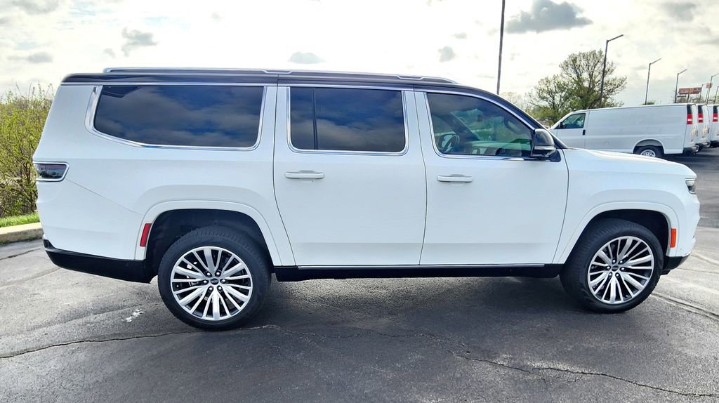 Used 2024 Jeep Grand Wagoneer L Series III w/ Rear Seat Video Group 1 AWD/4WD image 14