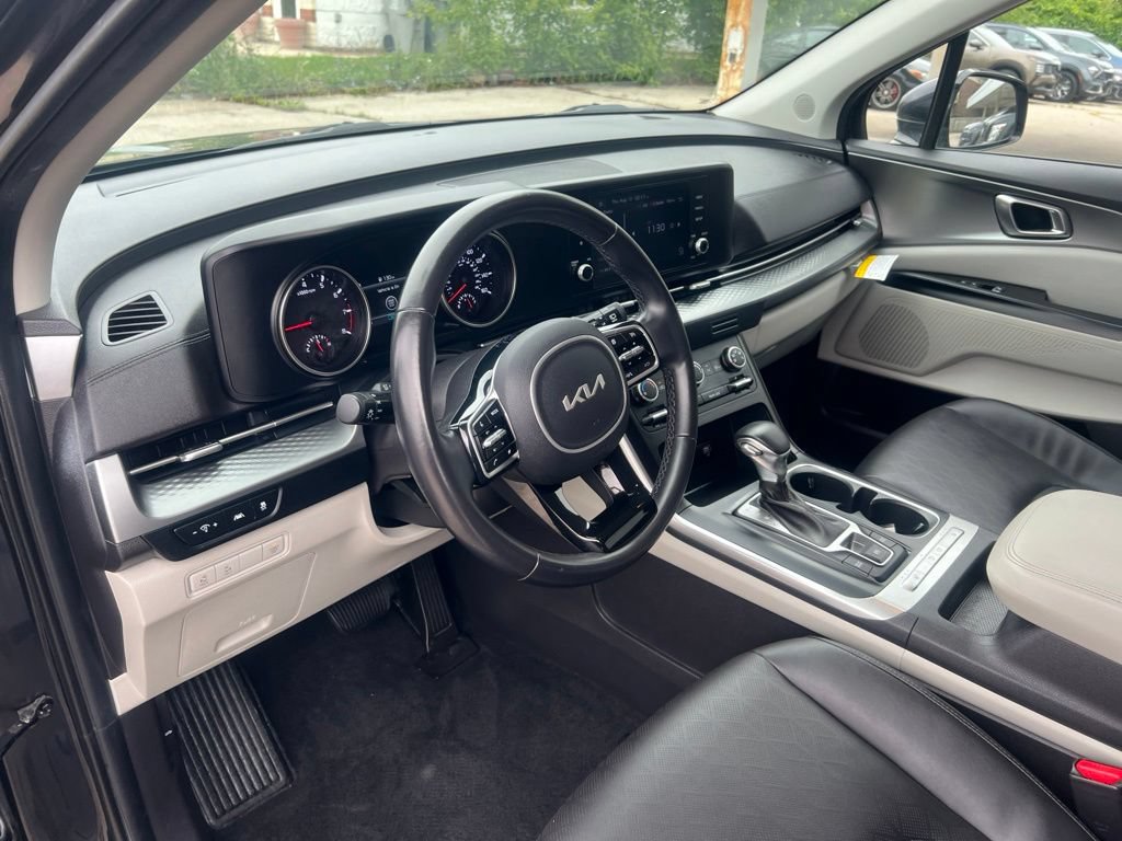 Certified 2022 Kia Carnival LX FWD image 6