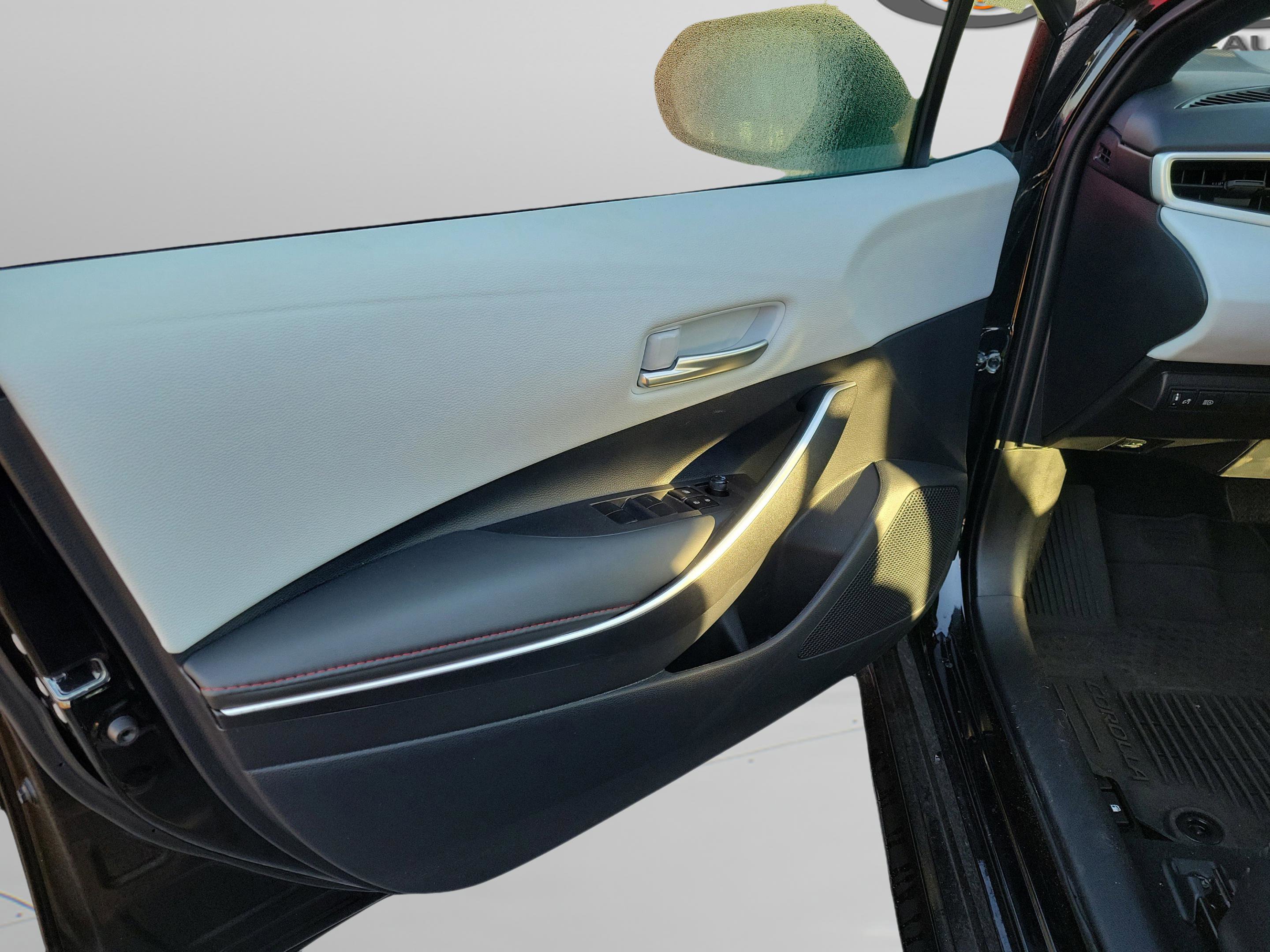 Certified 2025 Toyota Corolla SE image 22