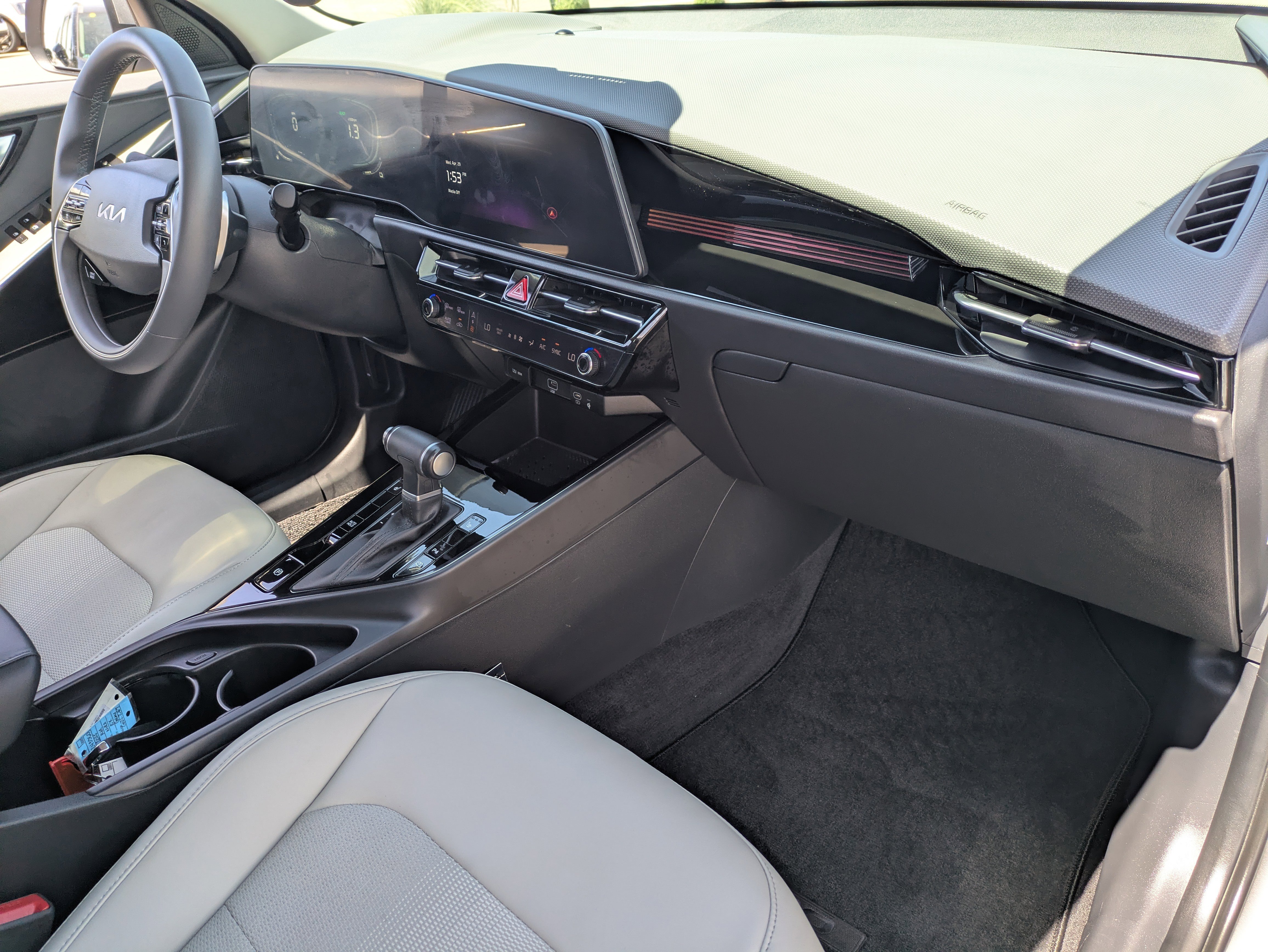 Certified 2025 Kia Niro EX FWD image 13