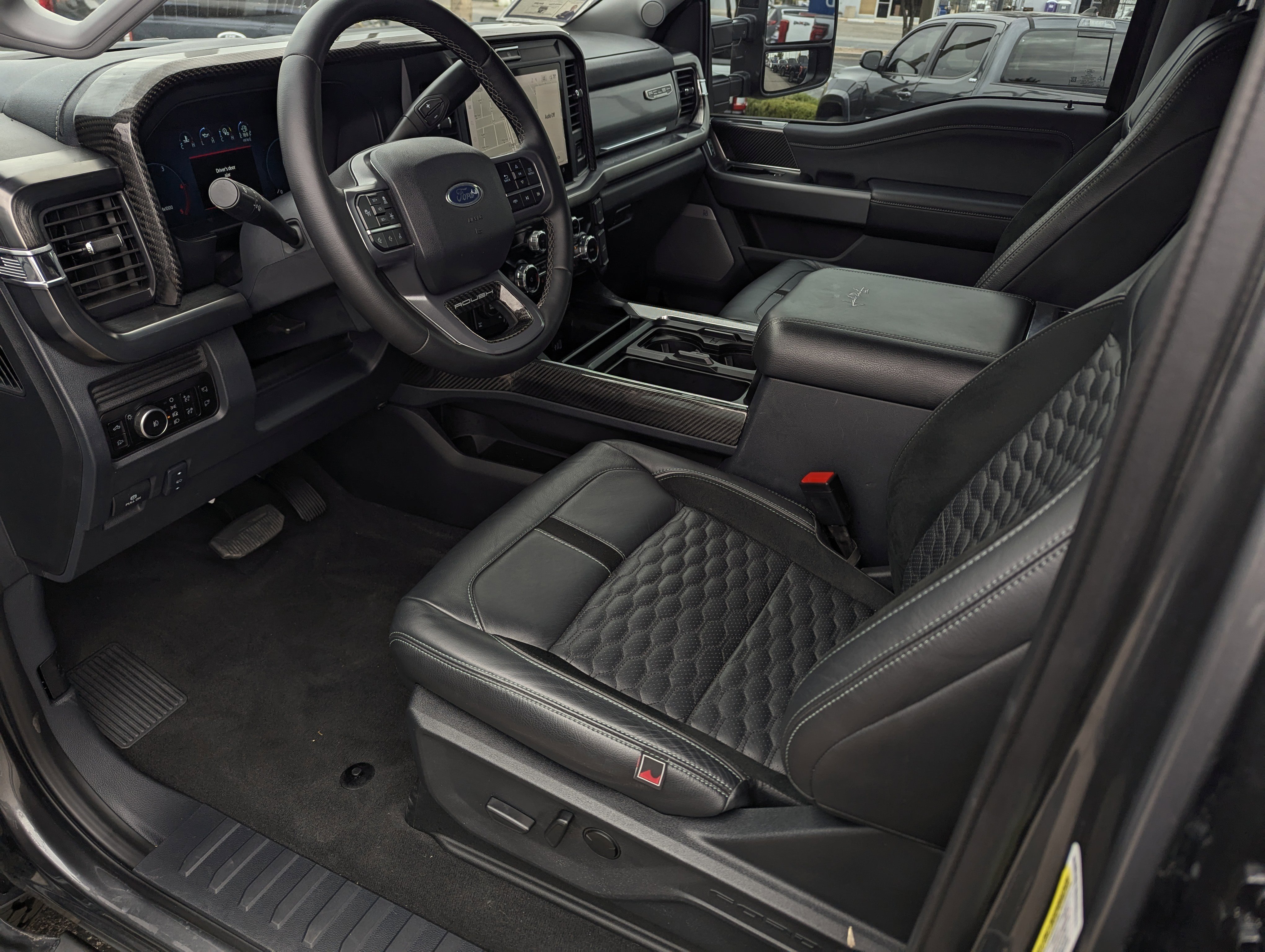 Certified 2025 Ford F250 Lariat w/ Lariat Ultimate Package image 9