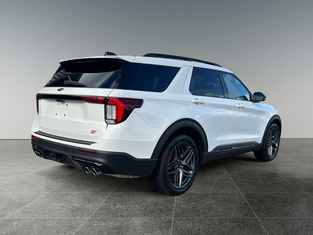 Used 2025 Ford Explorer ST AWD/4WD image 7