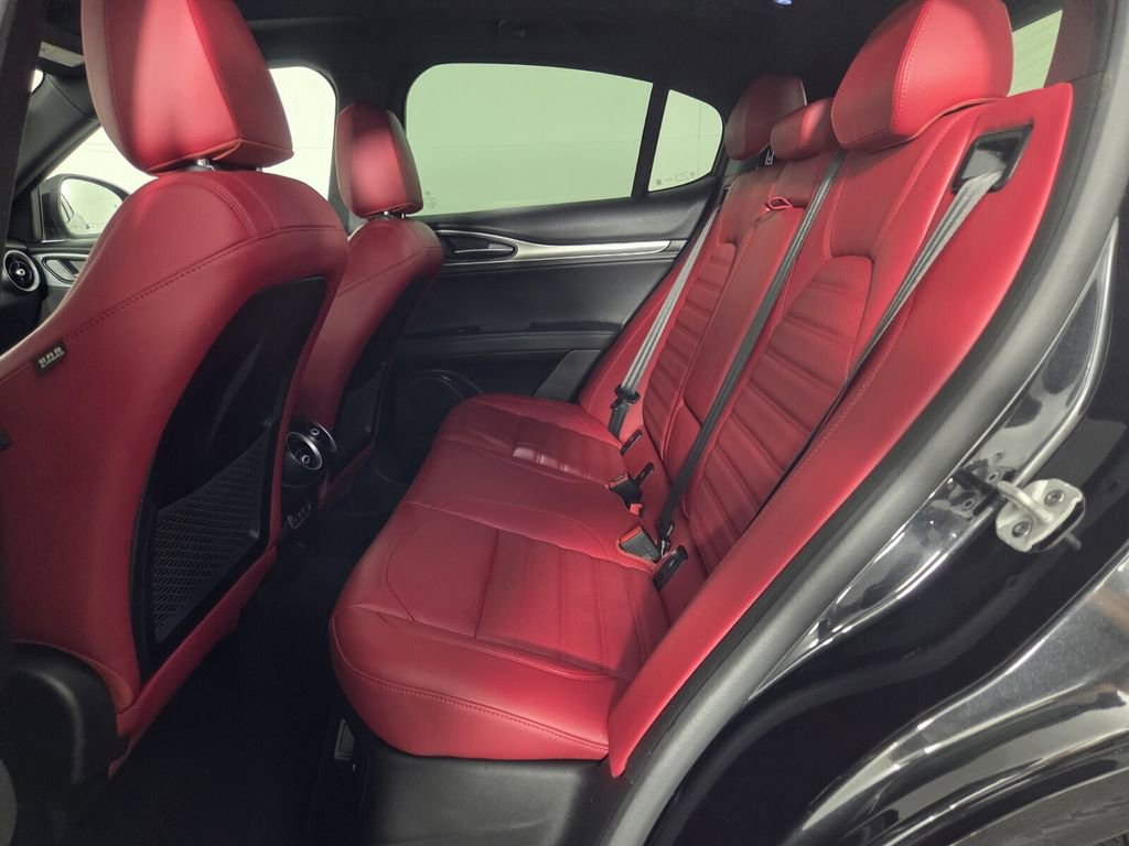 Used 2024 Alfa Romeo Stelvio Veloce image 25