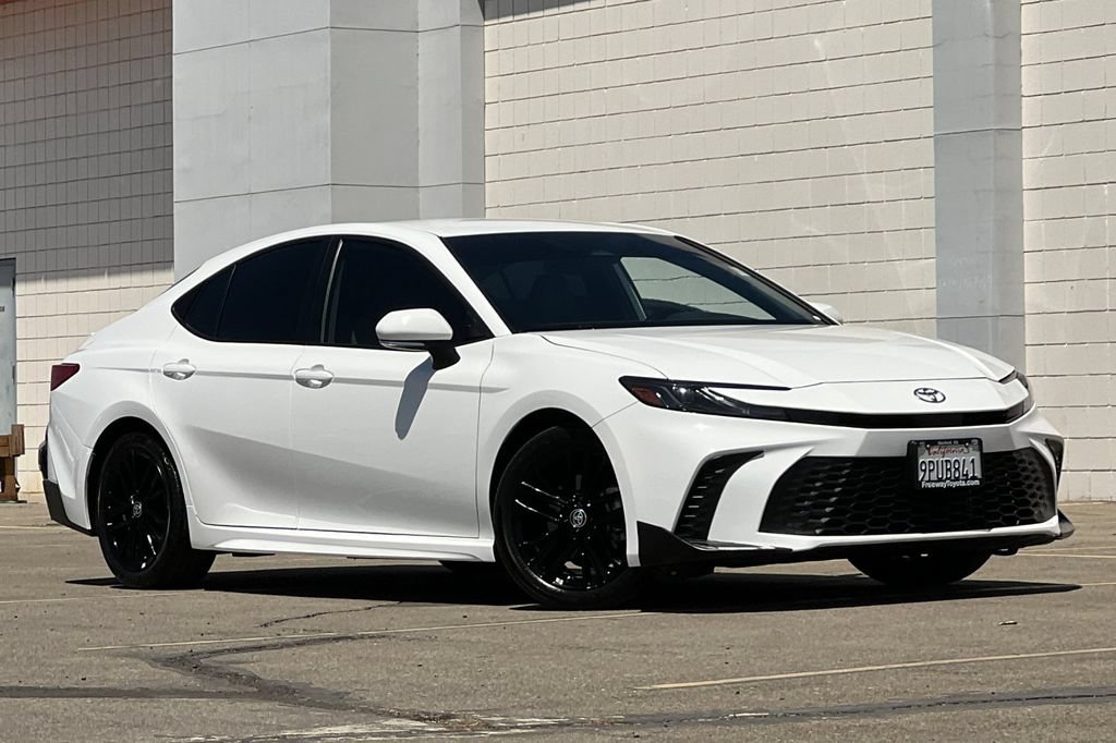 Certified 2025 Toyota Camry SE FWD video 2