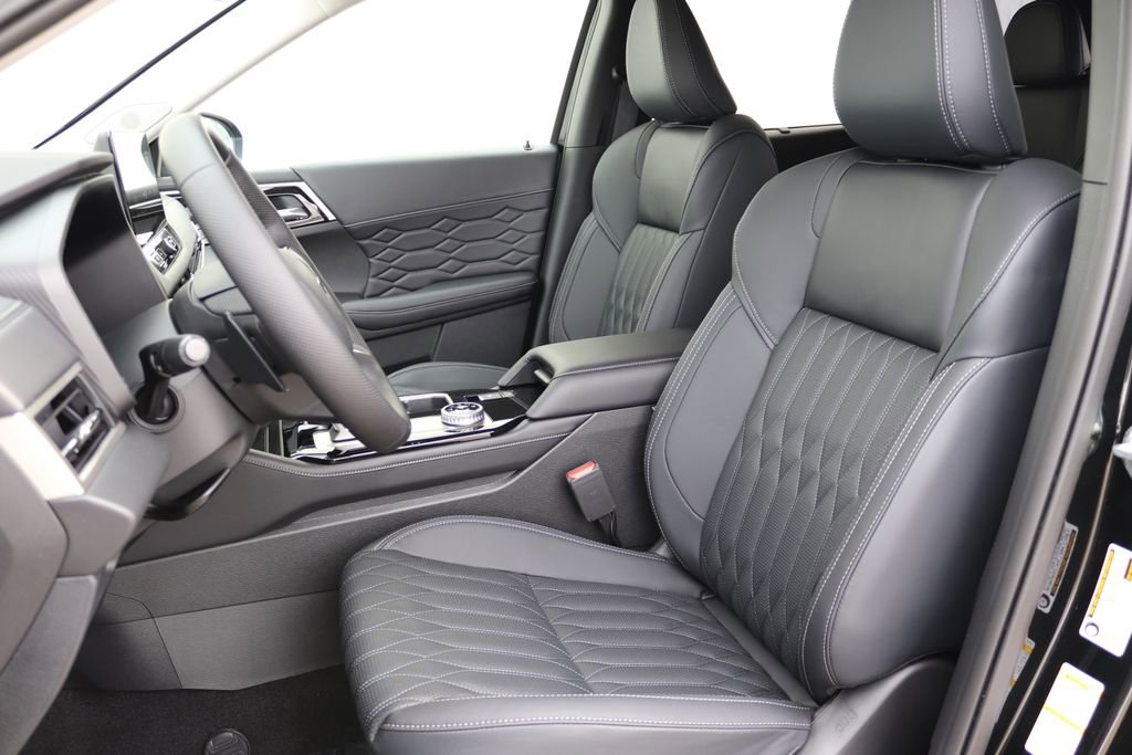 New 2026 Mitsubishi Outlander SEL image 4