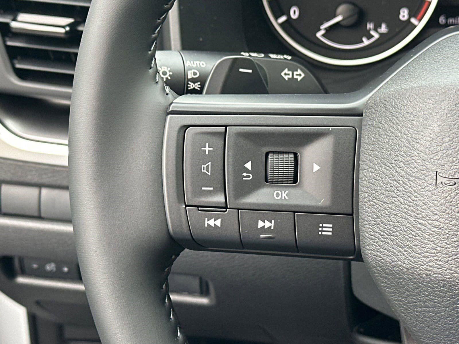 New 2026 Nissan Rogue SV image 25