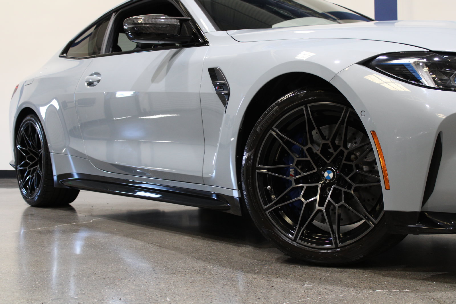 Used 2025 BMW M4 Competition RWD image 3