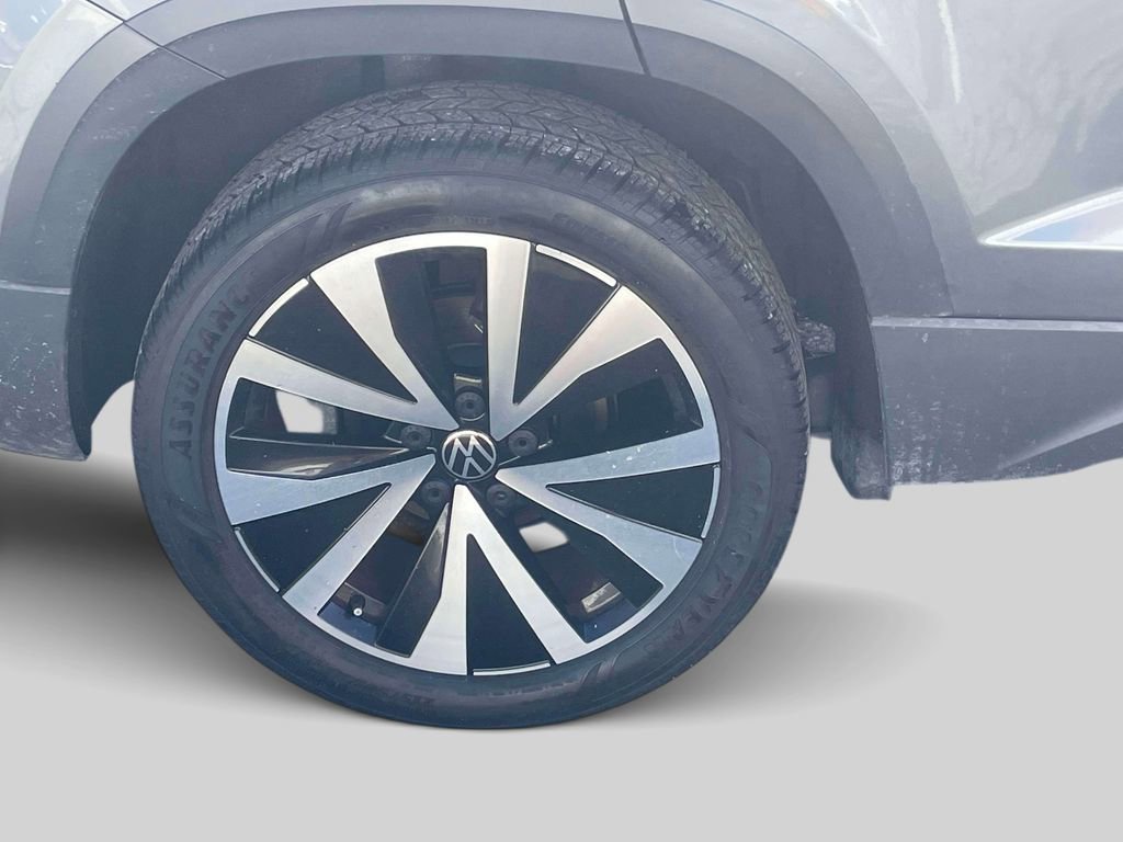 Used 2022 Volkswagen Taos SE w/ IQ.Drive SE Package image 9