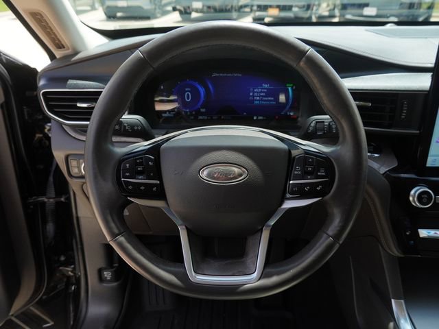 Used 2023 Ford Explorer Platinum w/ Technology Package AWD/4WD image 28