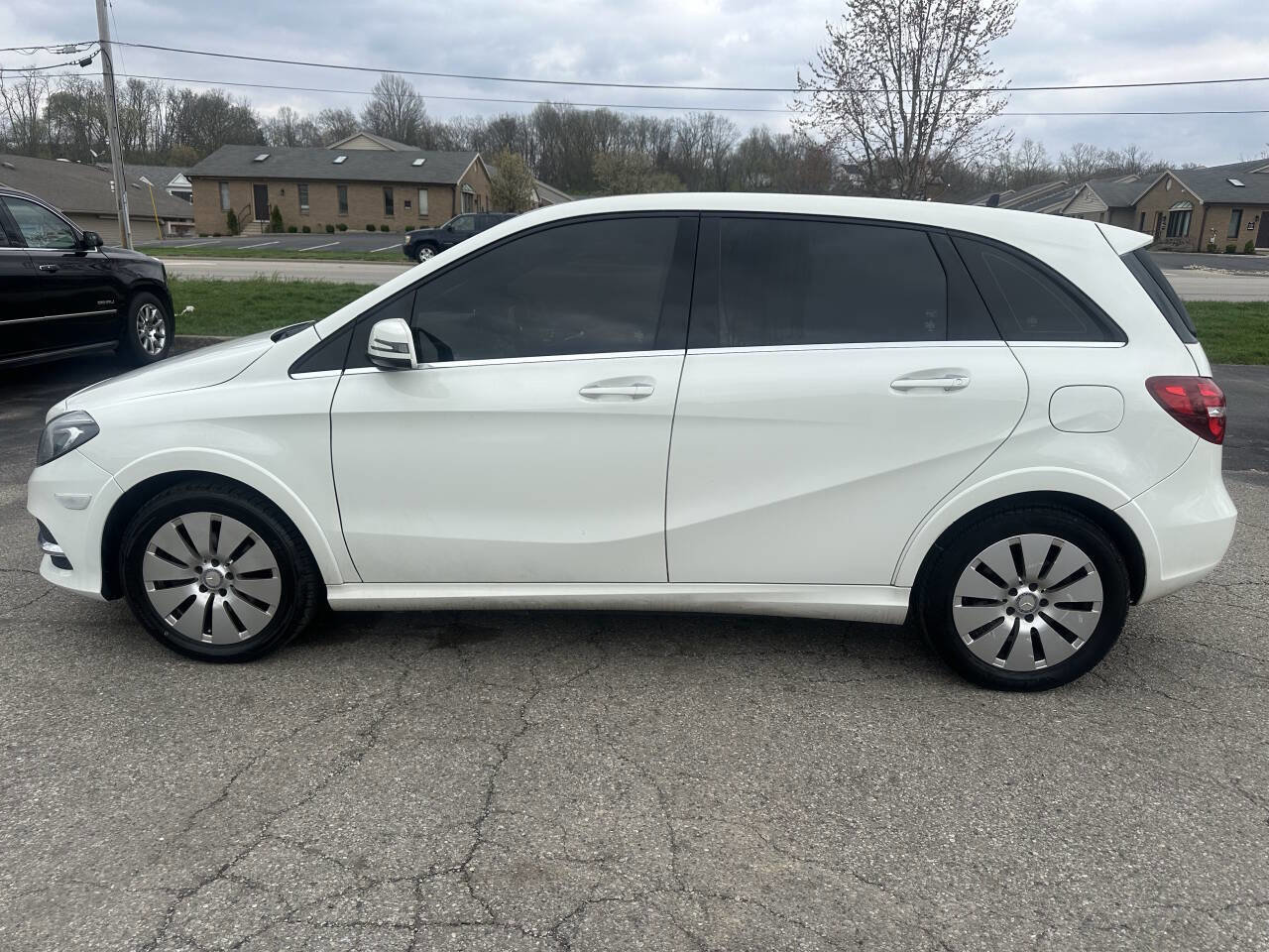 Used 2016 Mercedes-Benz B 250e image 12