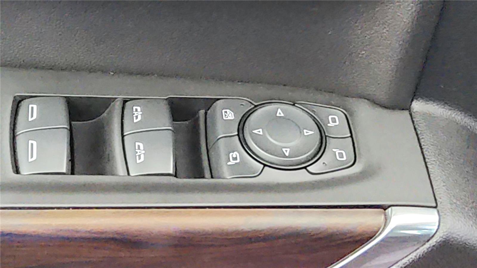 Used 2020 GMC Sierra 1500 SLT image 25