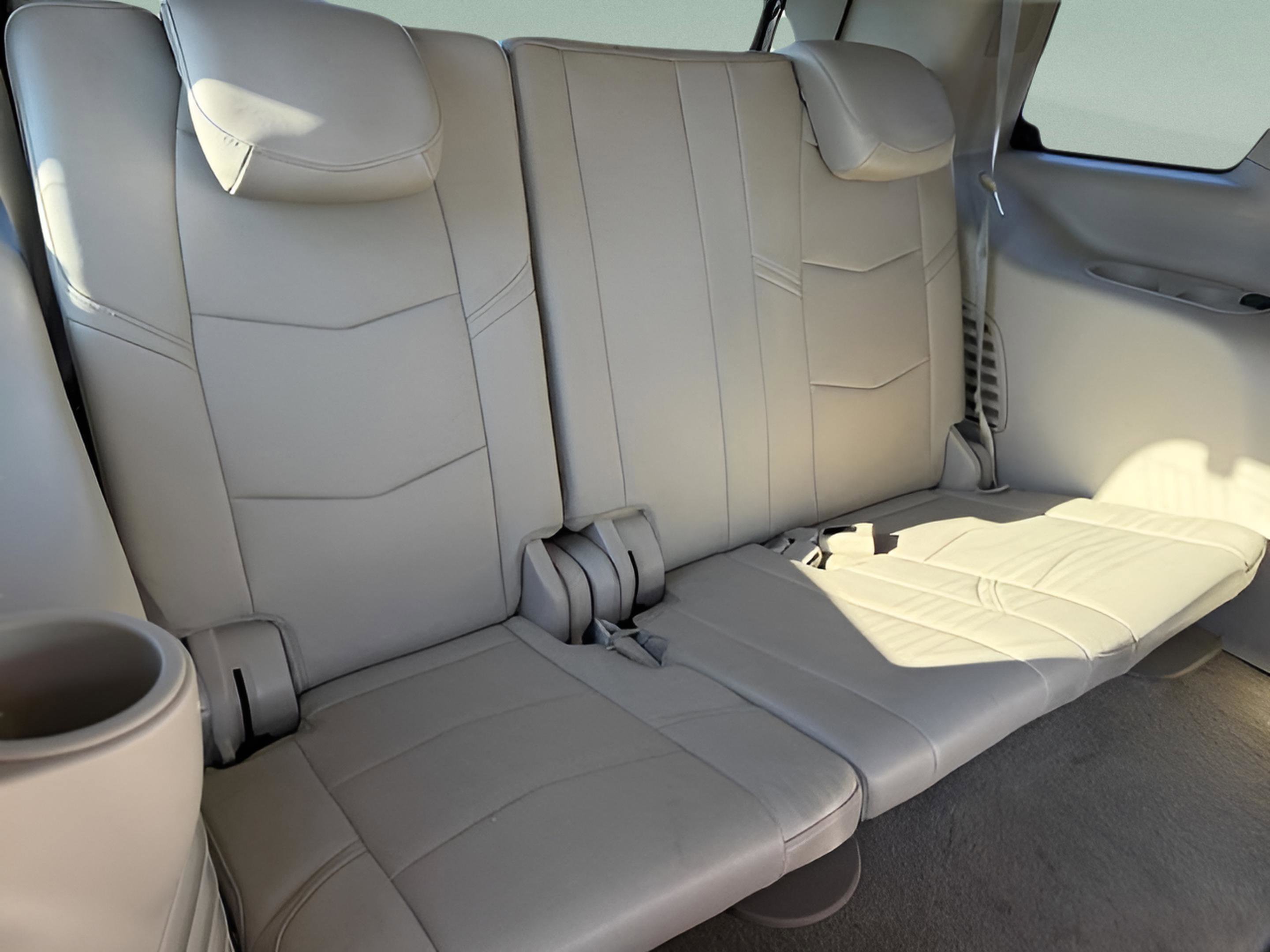 Used 2017 Cadillac Escalade Luxury image 12