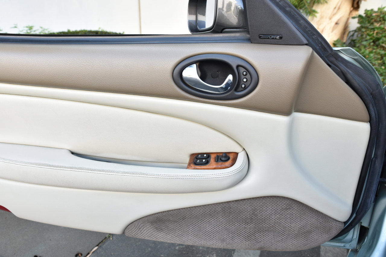 Used 2001 Jaguar XK8 Convertible image 27