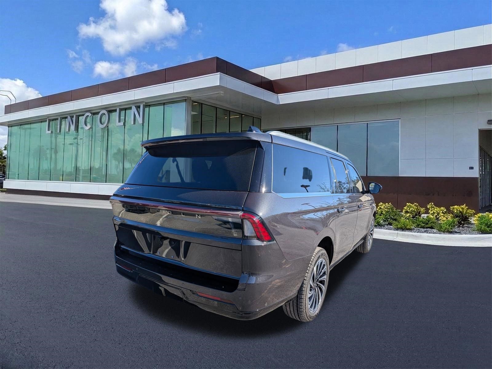 Certified 2025 Lincoln Navigator L Black Label image 5