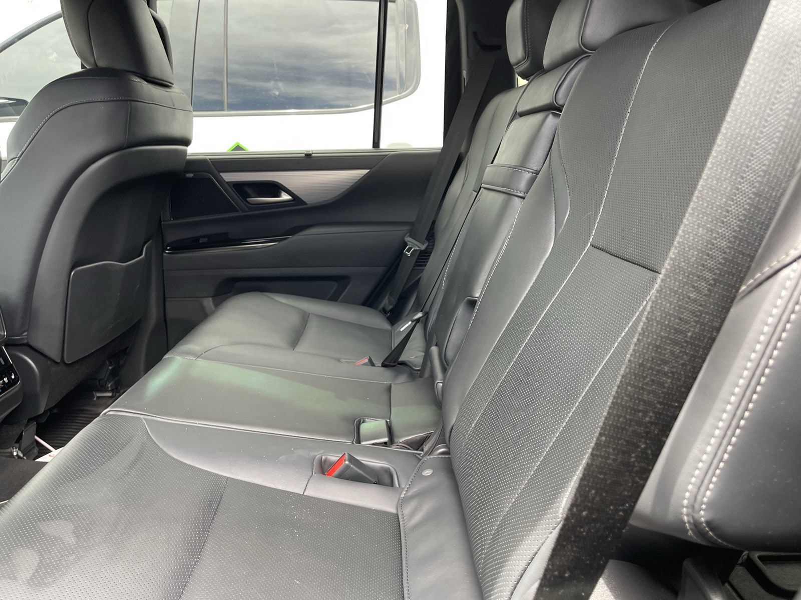Used 2024 Lexus LX 600 F Sport AWD/4WD image 9