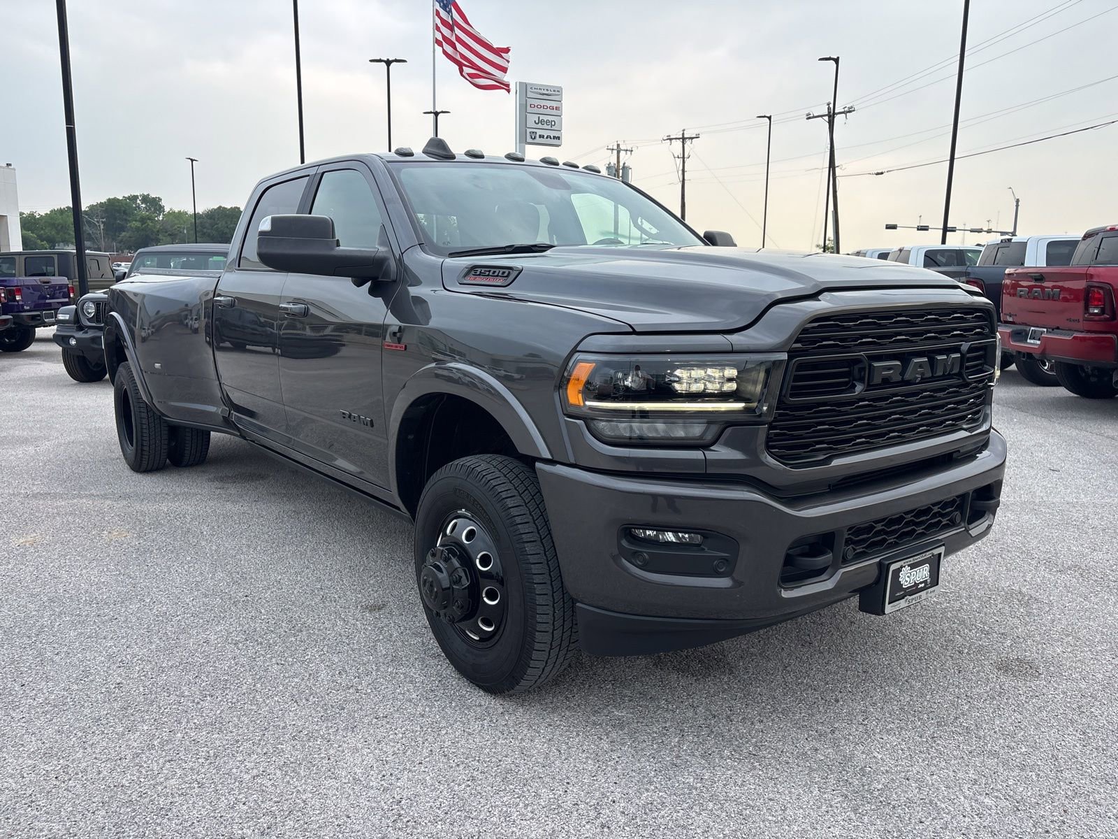 Used 2022 RAM 3500 Limited w/ Night Edition AWD/4WD image 8