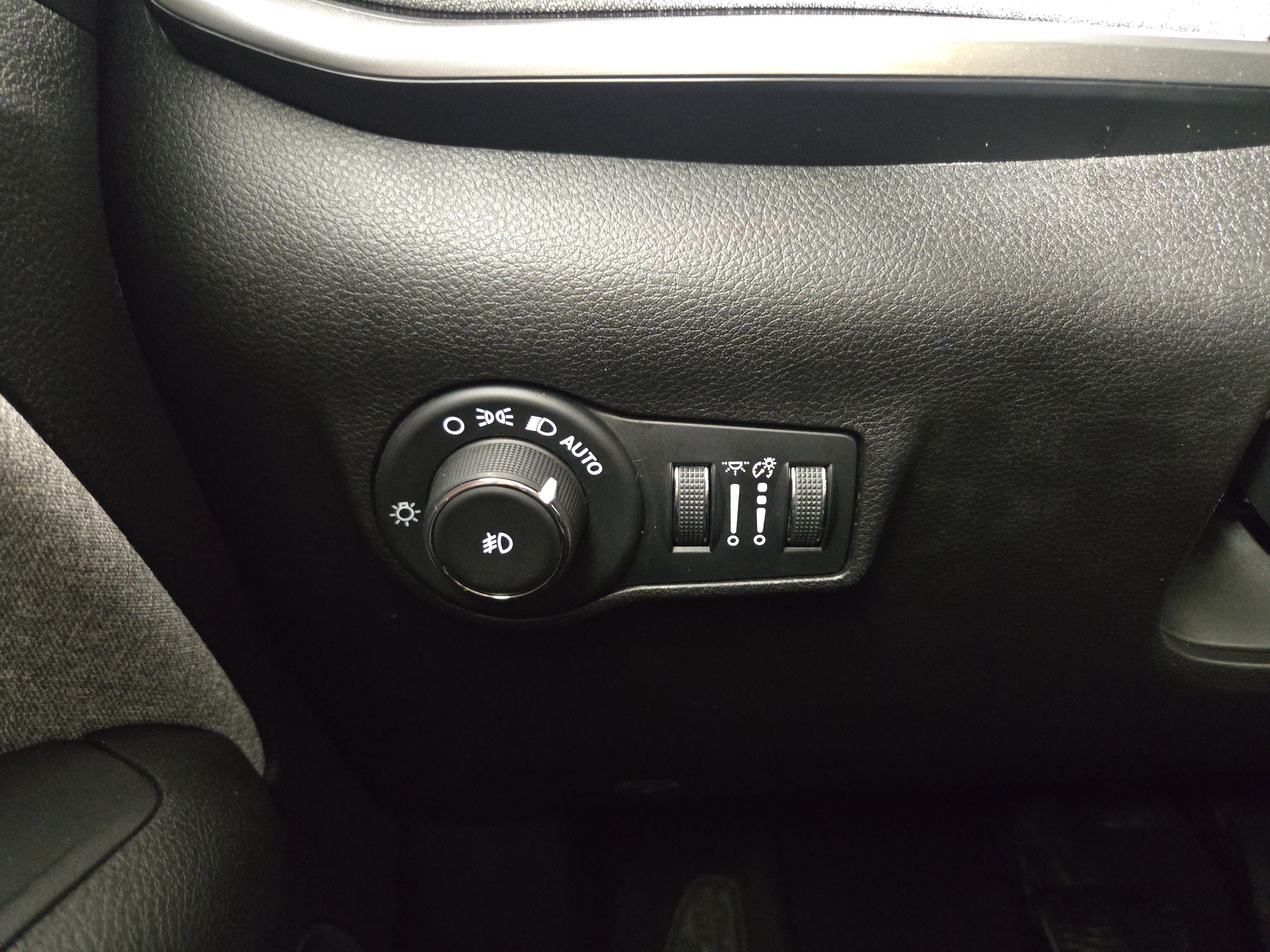 Used 2024 Jeep Compass Latitude AWD/4WD image 27