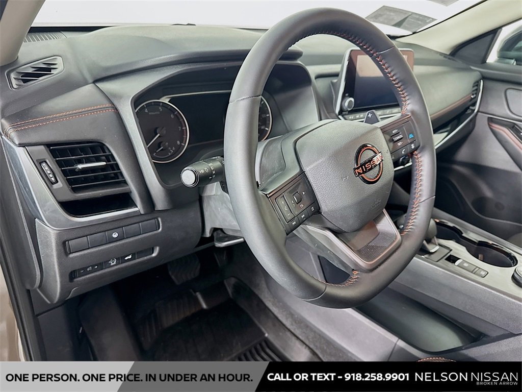 Certified 2025 Nissan Rogue SV image 9