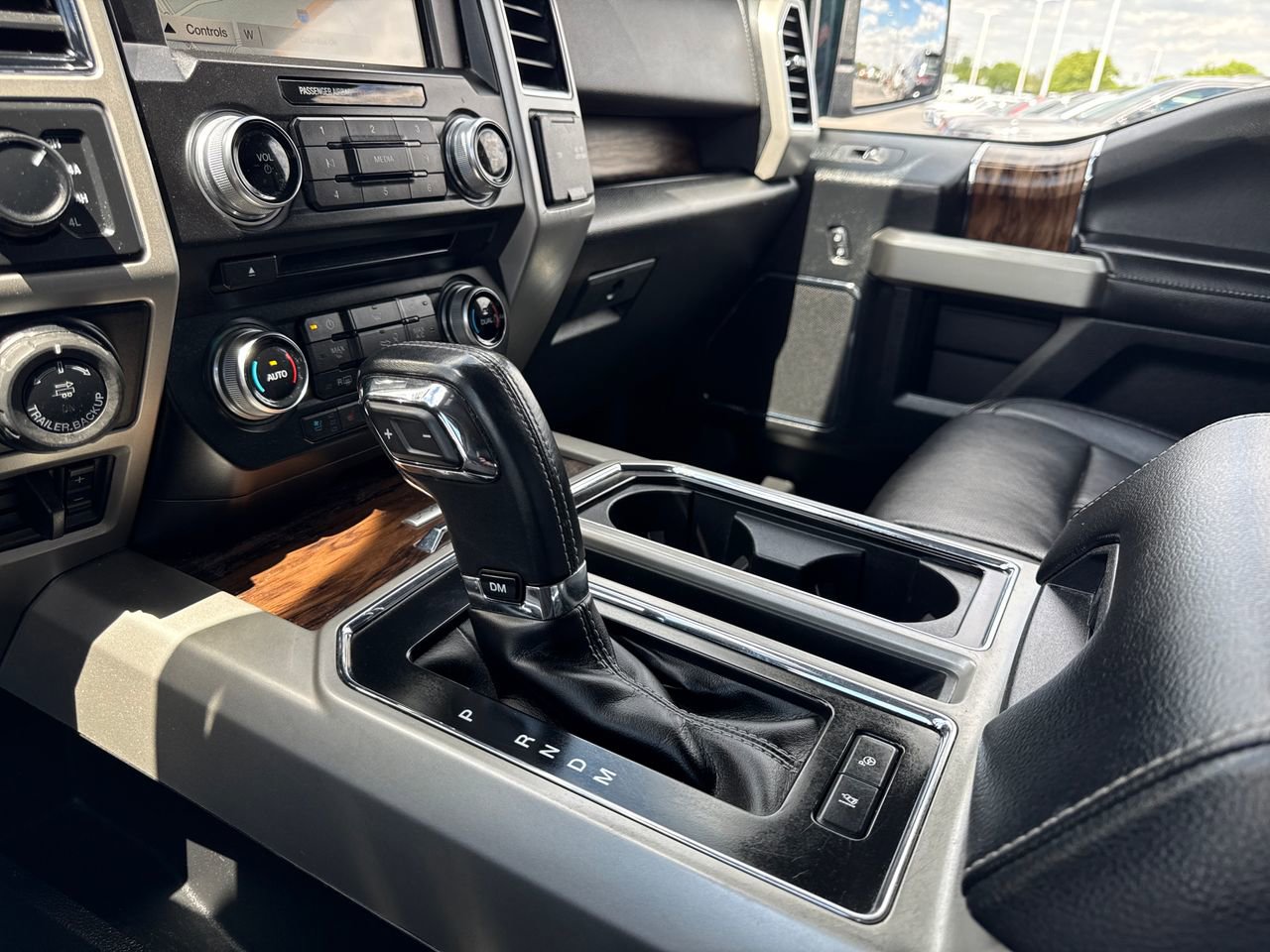 Used 2018 Ford F150 Lariat w/ Equipment Group 502A Luxury AWD/4WD image 27