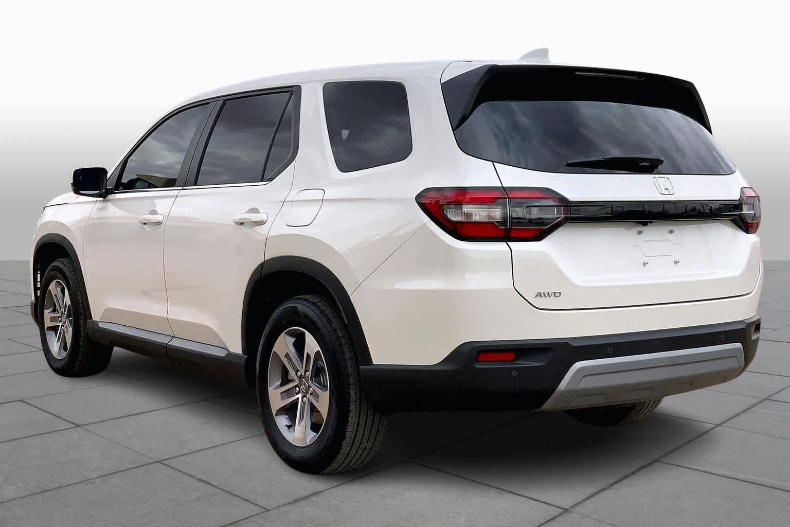 Used 2025 Honda Pilot EX-L image 12
