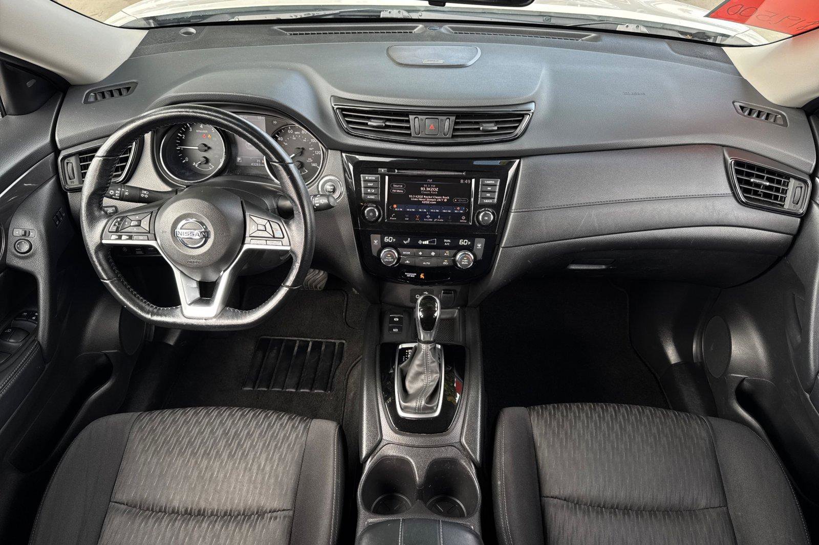 Used 2020 Nissan Rogue SV w/ Sun & Sound Touring Package AWD/4WD image 15
