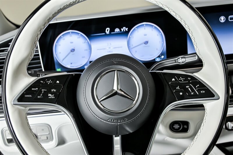 Used 2024 Mercedes-Benz Maybach GLS 600 4MATIC image 29